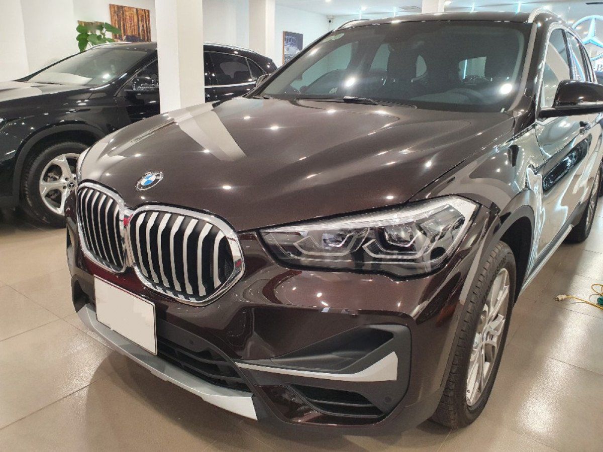 Bán xe BMW X1 sDrive18i năm sản xuất 2021, màu nâu, nhập khẩu